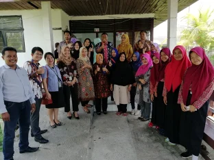 Pelepasan-Ibuk-Erfi-Warni